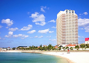 沖繩海灘塔酒店