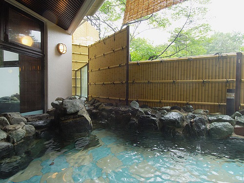 公共露天浴場