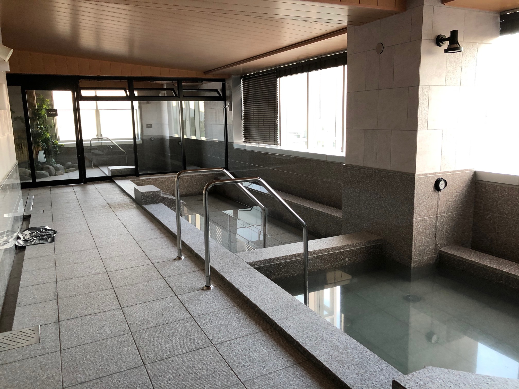 公共溫泉（例子）